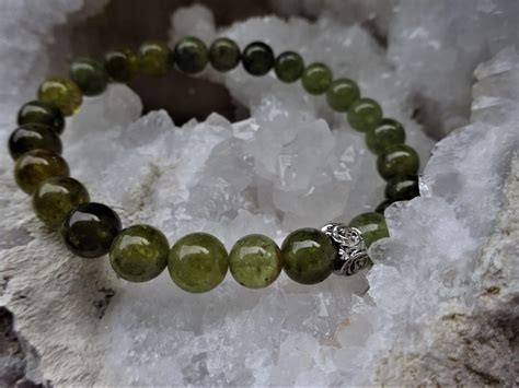 Bracelet Grenat Vert Pierres De Lumiere