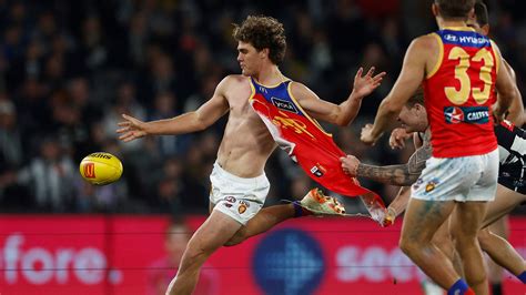 AFL Grand Final Parade 2023: Deven Robertson taunted by Collingwood