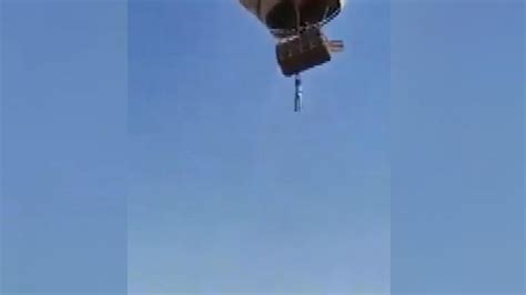 Person Dangling From A Hot Air Balloon In Mexico Escaped At The Last Moment Kimdeyir