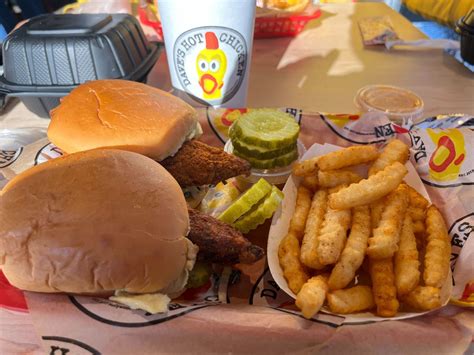Daves Hot Chicken Just Opened Its St N J Location Heres Our Review Nj