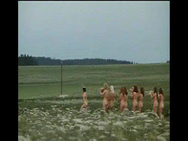 Naked Christine Kuon in Graf Porno bläst zum Zapfenstreich