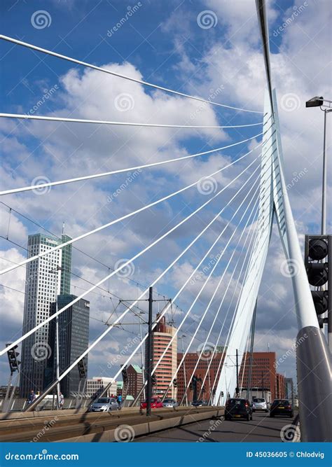 Erasmus Bridge a Rotterdam Nei Paesi Bassi Immagine Editoriale