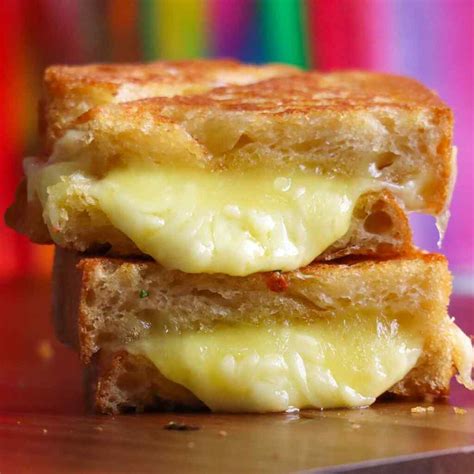Grilled Cheese Sandwich - Easy to make grilled cheese