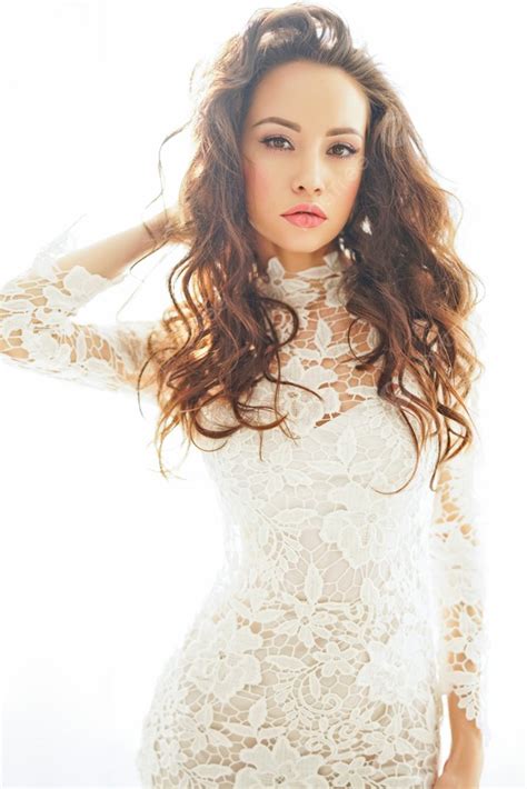 White Wedding Dress Style Background Images, HD Pictures and Wallpaper