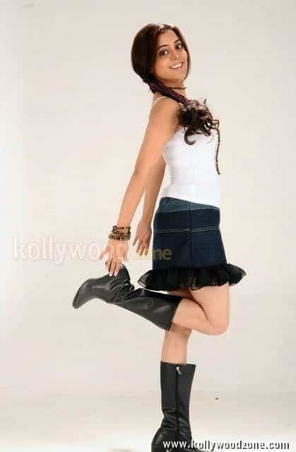 Nisha Agarwal Hot And Sexy Pictures Kollywood Zone