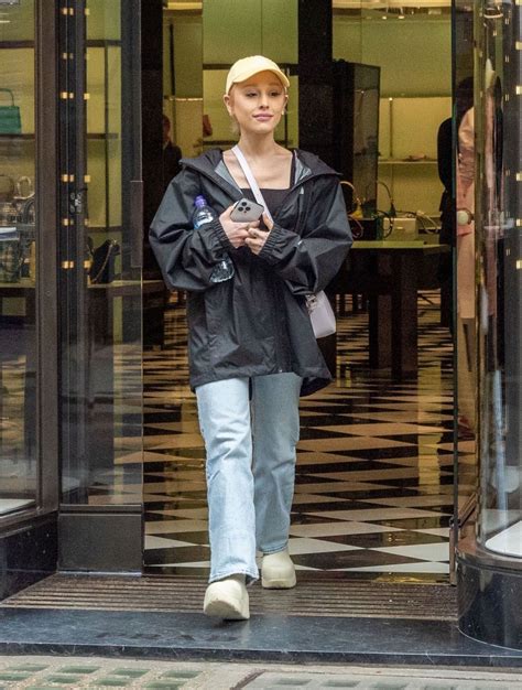 Critics clash over the avant-garde style of ariana hall london 27