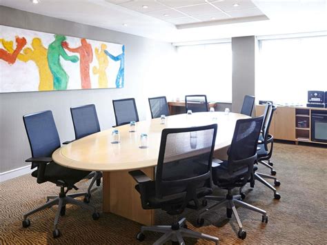 How to Reach Novotel London West in Hammersmith by Public Transport 19