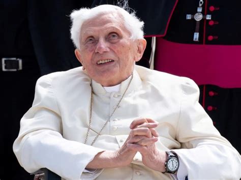 Morre Bento XVI Papa Emérito aos 95 anos de idade