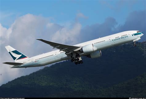 B KPS Cathay Pacific Boeing 777 367ER Photo By Suparat Chairatprasert