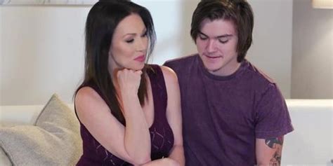 Tyler Cruise Wants An MILF RayVeness Boobs And Pussy Tnaflix