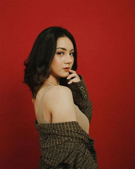 5 Hot Sexy Ersya Aurelia Siffrin Bikini Pics