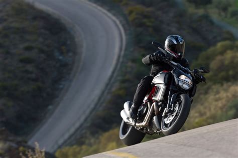 DUCATI Diavel Carbon (2012-2013) Specs, Performance & Photos ...