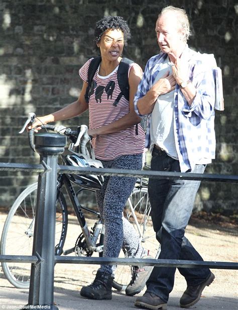 Hot Sexy Sophie Okonedo Bikini Pics