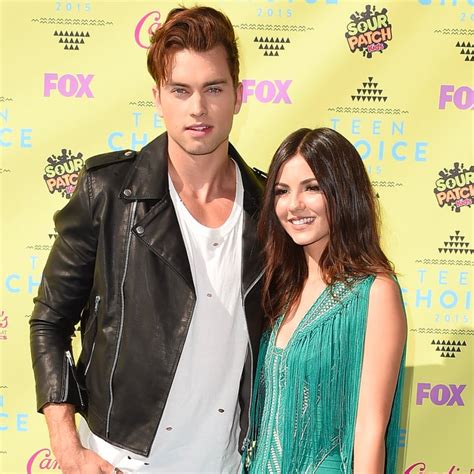 Victoria Justice And Boyfriend 2015 Teen Choice Awards Popsugar Latina