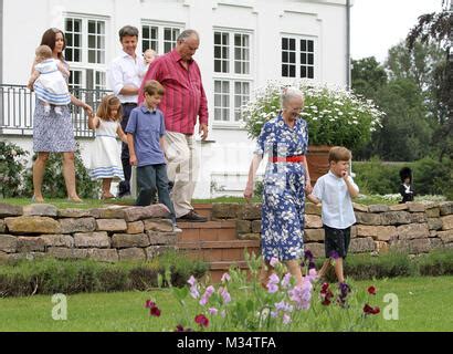 Les Membres De La Famille Royale La Princesse Mary R De Sa Fille La