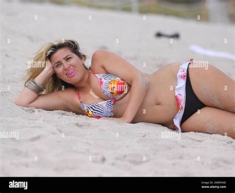 Hot Sexy Renae Largent Bikini Pics