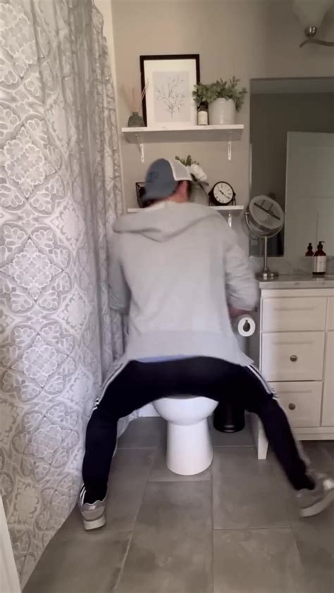 Hot Desperate YouTuber Pretends To Piss ThisVid