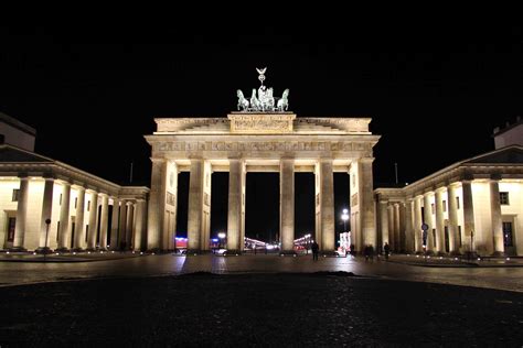 brandenburg gate  night