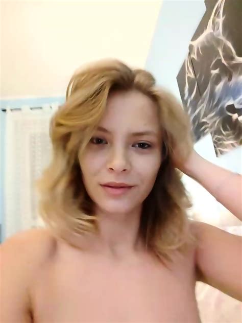 Sexy Blonde Annie 2024 01 19 204826