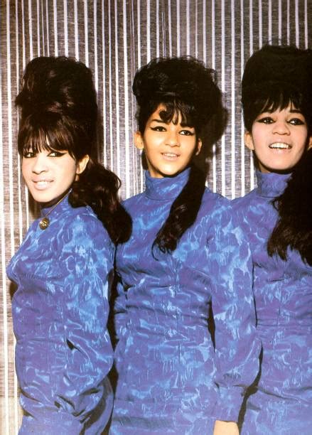 481 The Ronettes Photos and Premium High Res Pictures - Getty Images in ...