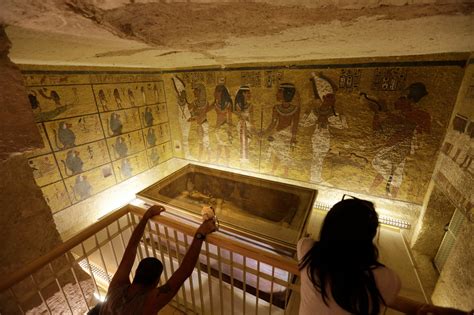 Hints in Search for Nefertiti Are Found in Tutankhamen’s Tomb - The New ...