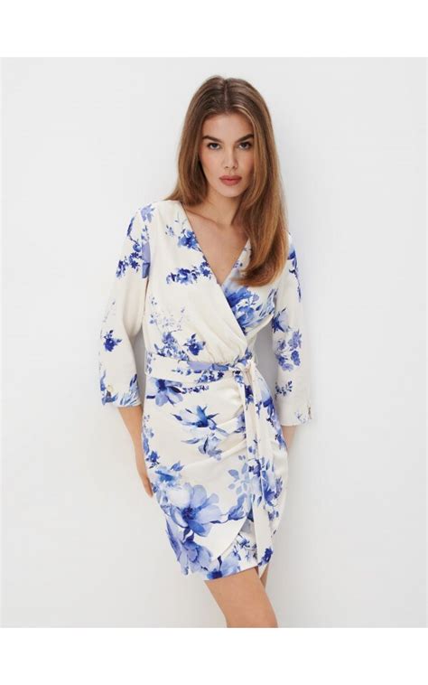 Vestido Cruzado Midi De Flores Color Nude MOHITO AG P