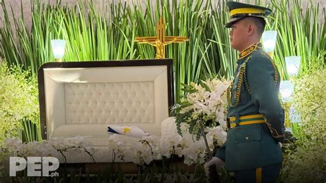 nora aunor wake day   men   life pepph