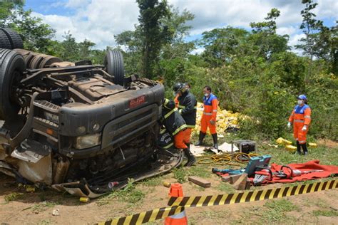 Vitória Da Conquista Duas Pessoas Morrem Em Acidente No Anel