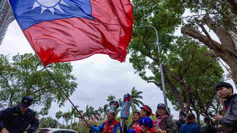 Untangling Disinformation : NPR