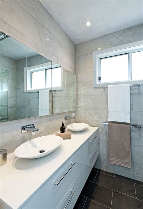 How To Make A Small Bathroom Look Bigger Before And After