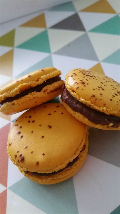 Macarons Mogador de Pierre Hermé Fruits de la Passion et Chocolat au