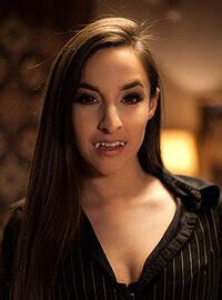 Amirah Adara And Alyssa Bounty Dive Deep Into Their Lesbian Desires MILF Fox