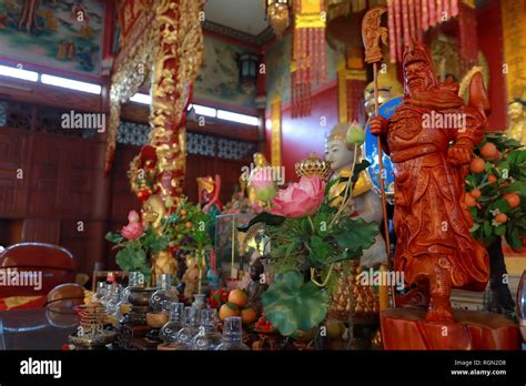 Guan Yu Statue Fotos Und Bildmaterial In Hoher Auflösung Alamy