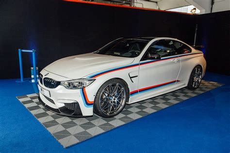 2017 BMW M4 COUPE MAGNY COURS EDITION Fabricante BMW PlanetCarsZ