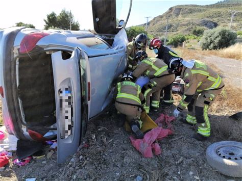 Una Mujer Resulta Herida Tras Salirse De La Carretera Su Turismo Y