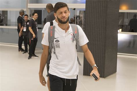 Grêmio acerta empréstimo de lateral esquerdo Juninho Capixaba do