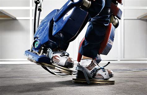 See: Hyundai Unveils an 'Iron Man' Suit, a Robot That You Can Wear