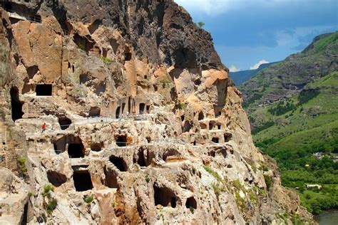 Gemeinsame Tour durch Vardzia Rabati und Borjomi zur Verfügung