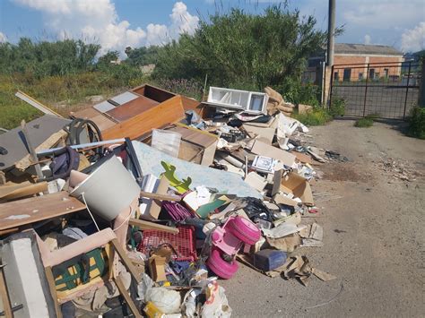 Gioia Tauro Discarica Al Mattatoio Caccia Agli Incivili Gazzetta