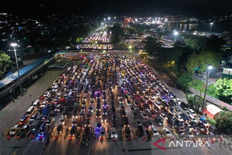 Puncak Arus Mudik Di Pelabuhan Merak Antara News