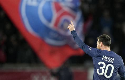 Psg Angers On A Revu Le Meilleur Joueur Du Monde Lionel Messi