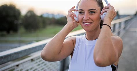 5 Benefits Of Listening To Music While Working Out Huffpost Life