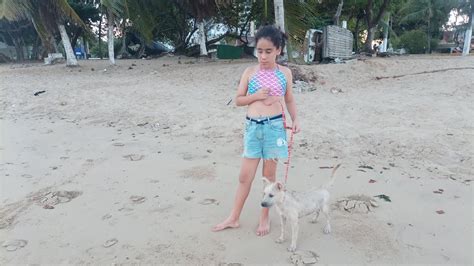 Nossa Cachorra Foi Conhecer O Mar Na Praia De Casa Caiada Em Olinda