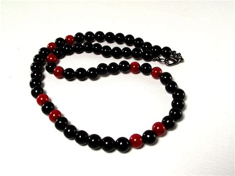 Black And Red Beaded Necklace With Agate And Coral