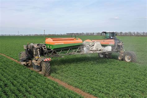 Nexat And Amazone Develop A Fertilizer Spreader With Liter