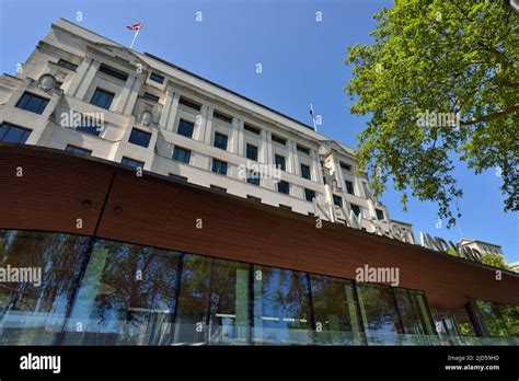 New Scotland Yard Metropolitan Police Headquarters Victoria