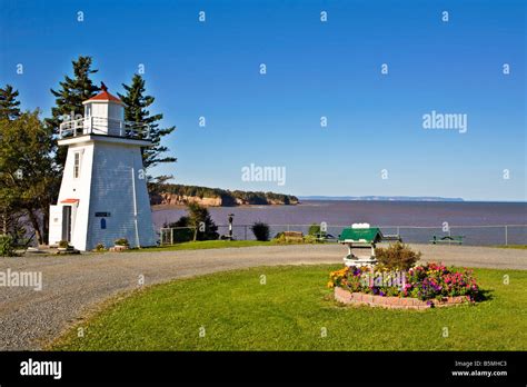 Walton Lighthouse Bay Of Fundy Nova Scotia Stock Photo Alamy