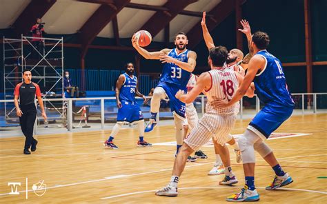 LA RISTOPRO FABRIANO CE PRIMA VITTORIA STAGIONALE Janus Basket