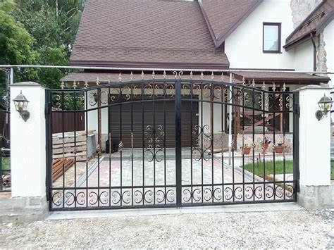 Купить кованые ворота с калиткой недорого. Заказать изготовление и ...
