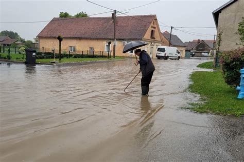 Vodeni Val Na Plitvici I Bednji Seli Prema Velikom I Malom Bukovcu